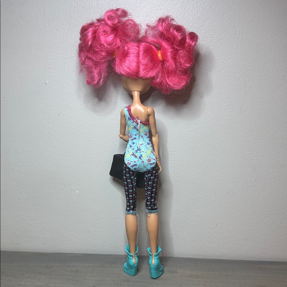 Monster High Howleen Wolf - Picture 3 of 3